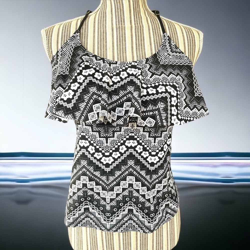 Arizona Jean, tankini top, size M, macrame details, shelf bra with side bonning